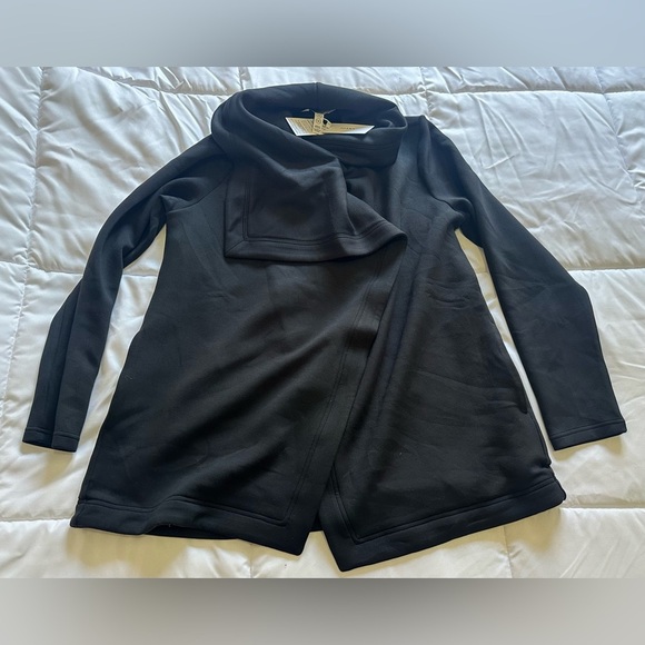 SPANX Sweaters - New SPANX size medium airessentials drapefront cardigan in black